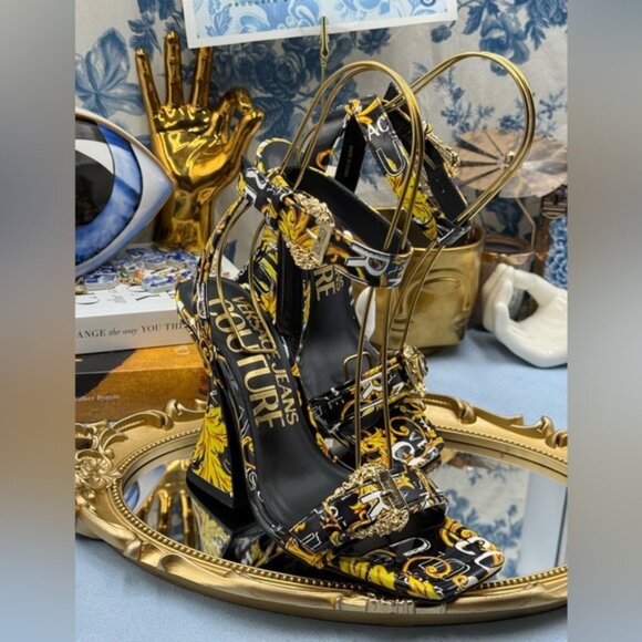 🆕 VERSACE JEANS COUTURE 🧿 NWOB Logo Couture Kirsten Heeled Sandals, Black Sz 7 - Picture 5 of 16